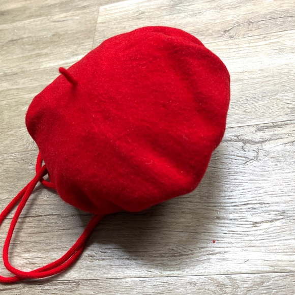 🆕🎁Artisanal creation: French red wool beret transformed into a shoulder bag! - Picture 2 of 8